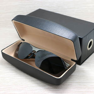 Étui à lunettes en métal rectangulaire noir solide personnalisable avec logo, collection été 2021, 6-8,9 pouces - Product Image 1