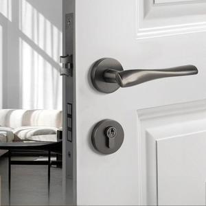 Ensemble de poignées de porte intérieures en laiton massif avec serrures et clés, idéal pour villas de luxe et hôtels – Vente en gros usine - Product Image 2