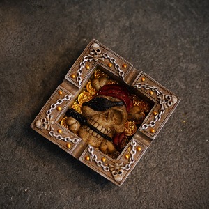 Witt Square One-eyed Pirate Skeleton cendrier résine Halloween horreur scène avec bar fumée tasse - Product Image 1
