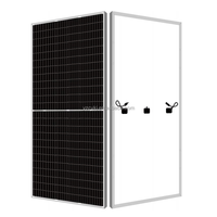 Panneau solaire à cadre argenté avec puissance maximale de 680W Module photovoltaïque PERC de 660W Couvercle avant de 550W Conception à demi-cellule OEM
