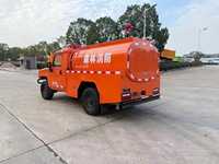 Nouveau camion de pompiers diesel 4x4, petit camion de pompiers municipal, camion de pompiers forestier, réservoir d'eau de 1700 litres, pompier