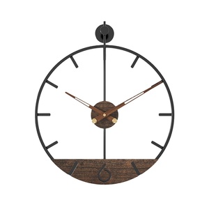 Đồng hồ treo tường trang trí phòng khách với con trỏ óc chó retro đơn giản - Product Image 1