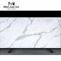 Dalles de quartz blanc Statuario poli de qualité supérieure, épaisseur 3 cm, format Jumbo, pour salle de bain de suite présidentielle