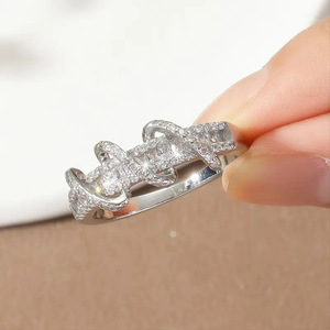 Anello da Donna Q217 in Argento con Diamanti Taglio Baguette Colore G Naturale Gioiello di Fidanzamento - Product Image 2