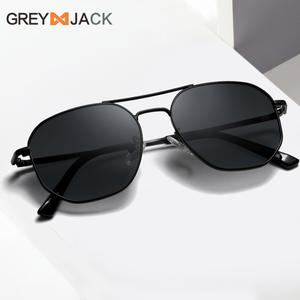 Lunettes de soleil polarisées pour homme Greyjack, monture en métal, verres TAC, protection UV400, noires, pour la conduite, les sports de plein air - Product Image 1