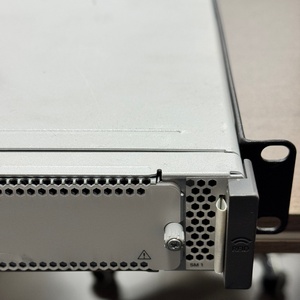 C8300-1N1S-6T V01 usado - Product Image 3