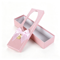 Boîte cadeau en carton imperméable de luxe personnalisée avec logo, finition mate et papier gaufré pour les cadeaux de fleurs et de chocolats