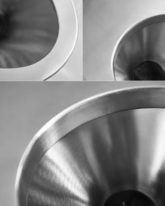 Inodoro de Acero Inoxidable Montado en la Pared con Cisterna Oculta, Descarga Única, Diseño Industrial, Forma Rectangular - Product Image 3