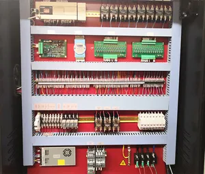 Machine de fabrication de conteneurs de stockage d'eau de 50 <span class=keywords><strong>litres</strong></span> en <span class=keywords><strong>plastique</strong></span> bleu de 20L 30L 40L 50L, moulage par extrusion et soufflage, personnalisable - Product Image 2
