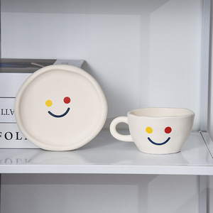 Taza y Platillo de Cerámica con Cara Divertida para Té, Café, Leche - Product Image 4