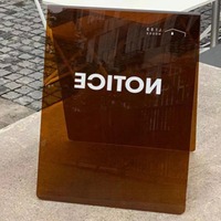 Tapis de table triangulaire en acrylique UV semi-transparent, luminosité personnalisable, résolution IP65, résistant aux intempéries, montage au sol