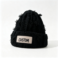 Bonnet en tricot shaggy vieilli style vintage, rayures contrastées noir et blanc, personnalisable avec logo, faible MOQ, vente en gros