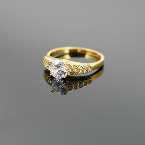 Anello in Acciaio Inossidabile - Classico Anello Nuziale con Diamante per Uomo e Donna Gioielli in Oro 18k con Funzione Anti-sfilacciamento - Product Image 2