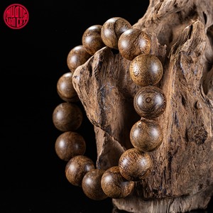 สร้อยข้อมือลูกปัดไม้กฤษณาธรรมชาติมาเลเซียขนาด 16 มม. คุณภาพสูง น้ำมันเข้มข้น กลิ่นหอมพรีเมียม - Product Image 4