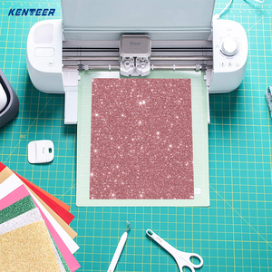 25*30cm/9.84 * 11.81in工場卸売カラーグリッター熱伝達ビニールフィルムシート耐久性のあるHTV鉄オングリッタービニールテキスタイル - Product Image 5