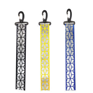 Individuelles Logo Sicherheitsschnalle Hochsichtbarer Langer Reflektierender Schlüsselanhänger Reflektierende Etiketten Handgelenkschlaufe Rucksack-Zubehör Anhänger - Product Image 1