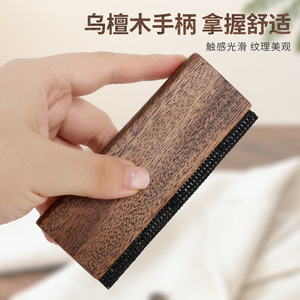 Cepillo para ropa de madera de ébano Yin9te para eliminar pelusas de lana y cachemira, diseño portátil - Product Image 4