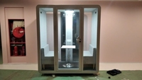 Cabine de bureau acoustique pour bureaux de services modernes offrant un espace privé pour les appels, les consultations et les activités concentrées