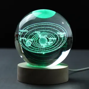 Boule de gravure en cristal du système solaire 3D avec veilleuse LED à couleurs changeantes, lampe de table pour cadeaux de vacances ou maison