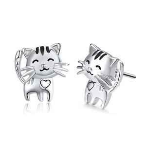 Boucles d'oreilles clous motif chat souriant pour femme, design animal mignon, accessoires d'oreille pour usage quotidien - Product Image 2