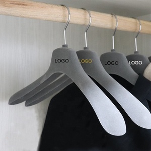 Custom di <span class=keywords><strong>lusso</strong></span> nero Beige bianco di plastica floccante appendiabiti floccato appendiabiti felpe gonna velluto <span class=keywords><strong>grucce</strong></span> con logo - Product Image 5
