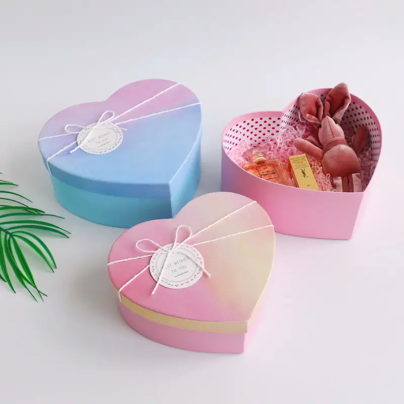 थोक बहु रंग कस्टम मुद्रित चॉकलेट पैकिंग के लिए दिल के आकार का उपहार बक्से