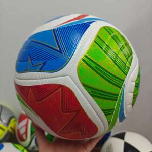 Ballon de football d'entraînement 2026 de haute qualité à prix abordable, avec logo personnalisé, en PU thermocollé, durable pour l'entraînement et les matchs - Product Image 4