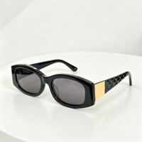 Lunettes de soleil polarisées sportives carrées en PC léger TR90, verres dégradés, protection UV400, monture intégrale gris translucide tendance