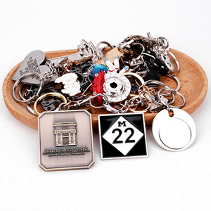 Desent conception libre de gros logo personnalisé blanc Vintage Motel porte-clés chambre d'hôtel voiture porte-clés pour la promotion - Product Image 1