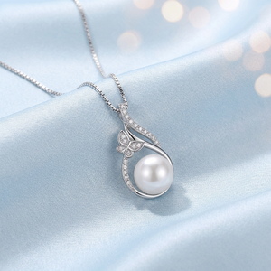 <span class=keywords><strong>Collana</strong></span> di Perle SC per Donna in Argento S925, Design Geometrico a Farfalla con Perle Bianche Swarovski, Personalizzabile, Vendita all'Ingrosso - Product Image 3