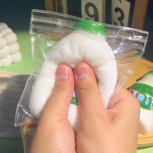 ของเล่นบีบว้าว่าฮ่า แบบยืดหยุ่นช้า กลิ่นนมแคลเซียม ดีไซน์ขวดนม ของเล่นรูปสัตว์สำหรับเด็ก - Product Image 5
