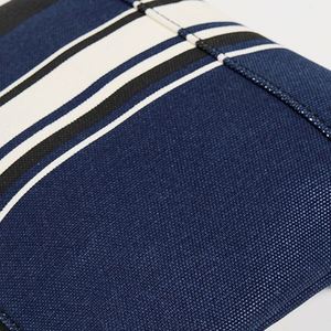 กระเป๋าเครื่องสำอางผ้าแคนวาสแบบกำหนดเองสำหรับผู้หญิง เป็นมิตรกับสิ่งแวดล้อม ใช้ซ้ำได้ มีซิปปิด พกพาสะดวก สำหรับจัดเก็บของใช้ในการเดินทาง ใช้งานได้จริง - Product Image 4