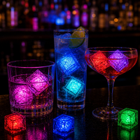Glaçons à lumière LED imperméables multicolores décoratifs réutilisables Flash Cubs pour la décoration de boissons de bar de fête