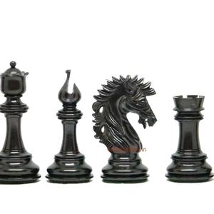 Pièces d'échecs en bois Camelot faites à la main de 48 mm, unisexes, jeux de table pour enfants dans une boîte en carton attrayante - Product Image 1