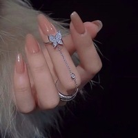 Go Party Nouveauté Bagues de phalange à chaîne articulée pour deux doigts, ajustables et ouvertes, avec pampille papillon et diamants brillants, pour femmes et filles