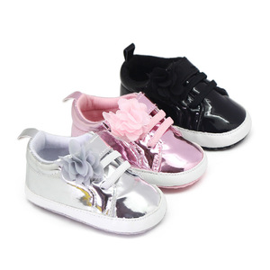 Chaussures pour bébés de 0 à 1 an en gros, chaussures décontractées pour bébés à semelle souple avec motif floral mignon - Product Image 2