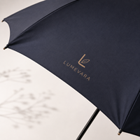 Parapluie pliant automatique de luxe personnalisé avec logo, manche en bois, pour accessoires de marque de vêtements, compact et premium pour le voyage