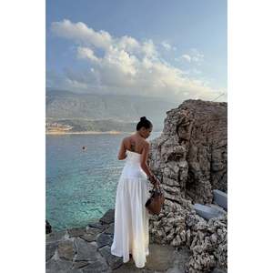 Robe blanche sans bretelles - Product Image 2