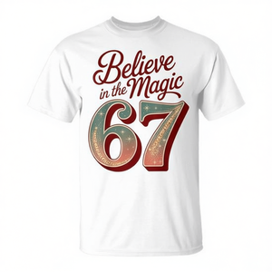T-shirt de Noël « Believe In The Magic 67 » au design rétro, vêtements de fête - Product Image 2