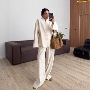 2026 Nova Coleção Primavera Atacado Conjunto de 2 Peças Estilo Neo-Chinês com Botão de Sapo, Gola Alta Chique Francesa, Calças de Perna Larga Soltas, Traje Branco Elegante - Product Image 2