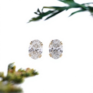 Boucles d'oreilles ovales élégantes en or véritable, solitaire scintillant de laboratoire, bijoux délicats et tendance pour anniversaire - Product Image 1