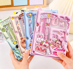 Lindo Set de Regalo de Papelería Infantil 6 en 1 con Lápices, Regla, Borrador y Cuaderno - Product Image 3