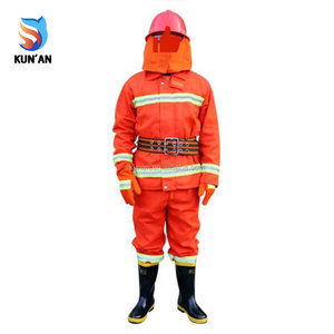 Abbigliamento da Lavoro Ignifugo ad Alta Visibilità per Donne, Materiale in Aramide Categoria 3, Protezione Personalizzata Ariat, Tuta Integrale Resistente al Fuoco - Product Image 1