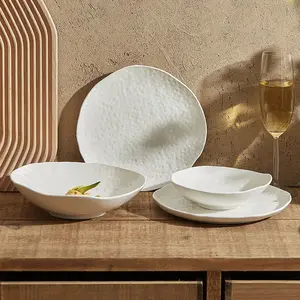 Ensemble d'assiettes de vaisselle de restaurant d'hôtel grande assiette à pizza de dessert bol en porcelaine en forme de chapeau blanc en relief