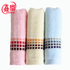 Toalla Facial de Algodón con Diseño a Cuadros Degradado, 35x75 cm, para Uso Doméstico, en Beige, Rosa y Azul - Product Image 5