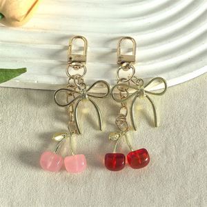 Porte-clés cerise en résine brillante, mignon et exquis, petit pendentif 3D en forme de cerise pour sac - Product Image 2