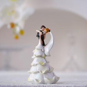 Figura Decorativa de Resina Romántica de Pareja al Estilo Europeo, Diseño Floral, Regalo de Boda, Adorno Artístico para el Hogar y Escritorio - Product Image 3