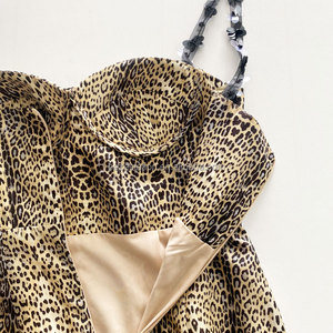 Vente en gros personnalisé 3D Floral Strap Bodycon imprimé léopard <span class=keywords><strong>robe</strong></span> <span class=keywords><strong>de</strong></span> cocktail pour les femmes petit lot personnalisé concepteur édition limitée - Product Image 3