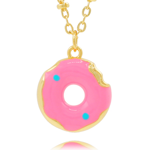 Nouveau Collier Tendance Plaqué Or 18K avec Pendentif Donut Rose Émaillé, Bijou Alimentaire Fantaisie pour un Style Dopamine - Product Image 4