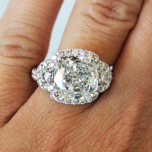 Anello di Lusso con Zirconi in Stile Europeo-Americano, Anello da Donna alla Moda per Anniversario - Product Image 1